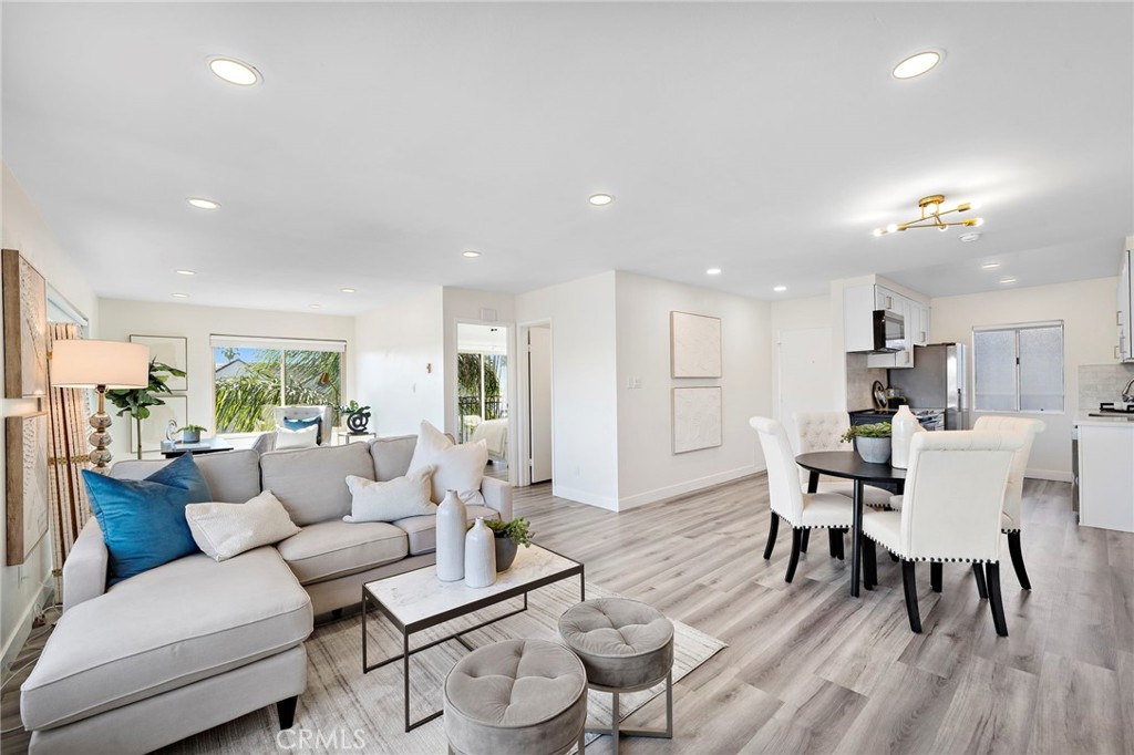 5959 E Naples Plaza #306