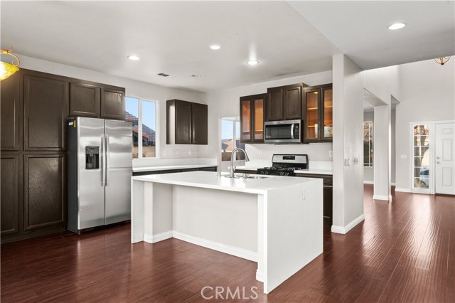 Detail Gallery Image 10 of 58 For 4028 Portola, Palmdale,  CA 93551 - 5 Beds | 3 Baths