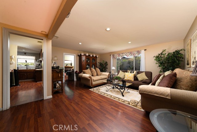 Detail Gallery Image 21 of 41 For 2405 Grove Ave, Corona,  CA 92882 - 3 Beds | 2 Baths