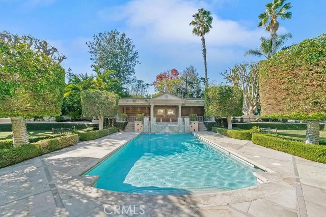 817 N Whittier Drive, Beverly Hills CA: https://media.crmls.org/medias/30b33be7-0e58-4f69-a754-9920dba60ff9.jpg