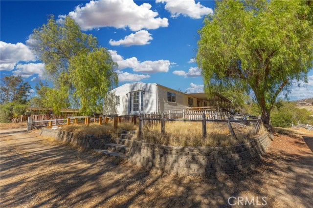 45479 Sheeps Foot Road, Aguanga CA: https://media.crmls.org/medias/30b3683d-6432-4750-bec4-239f5e68ab35.jpg