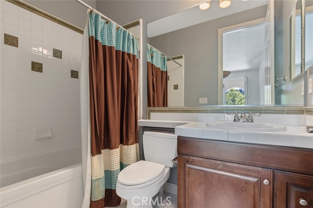 Detail Gallery Image 60 of 69 For 26406 Valley Oak Ln, Valencia,  CA 91381 - 5 Beds | 5/1 Baths