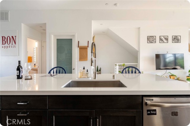 Detail Gallery Image 9 of 36 For 285 Dockside, San Pedro,  CA 90731 - 3 Beds | 3/1 Baths