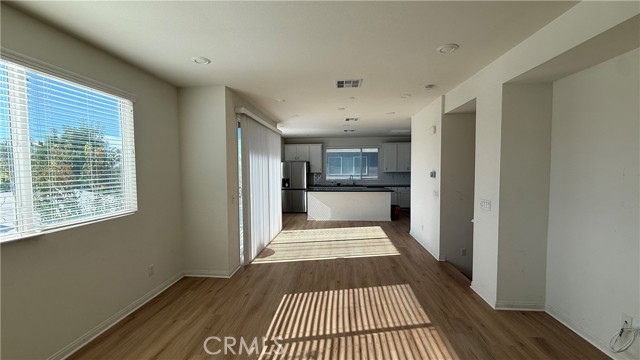 Detail Gallery Image 7 of 19 For 8348 N Canby Pl, Northridge,  CA 91325 - 3 Beds | 3/1 Baths