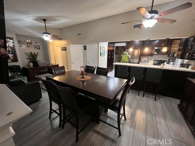 Detail Gallery Image 5 of 48 For 591 N Smoke Tree, Rialto,  CA 92376 - 3 Beds | 2 Baths