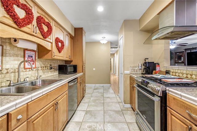 Detail Gallery Image 12 of 25 For 3849 N Stanford, Fresno,  CA 93727 - 3 Beds | 2 Baths