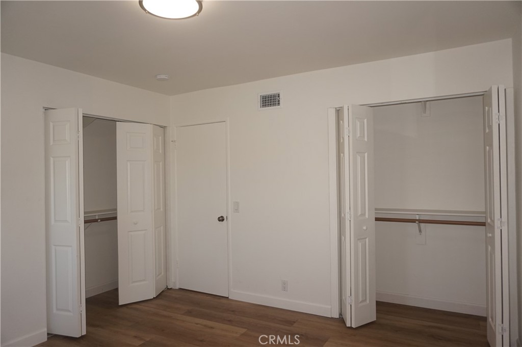 https://media.crmls.org/medias/30b80dce-1447-446a-a517-0732e12eeb05.jpg?preset=X-Large
