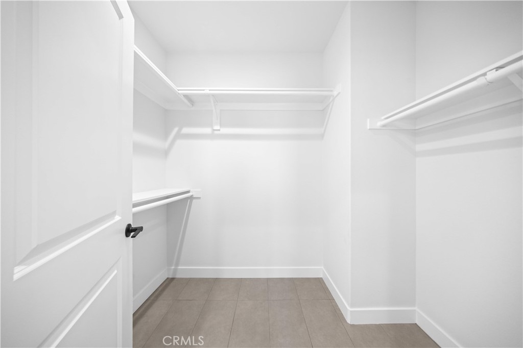 https://media.crmls.org/medias/30b84893-5fab-46a1-984b-8e285255ad23.jpg?preset=X-Large