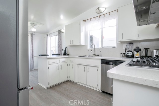 Detail Gallery Image 34 of 41 For 7700 Goodland Ave, North Hollywood,  CA 91605 - 4 Beds | 2 Baths