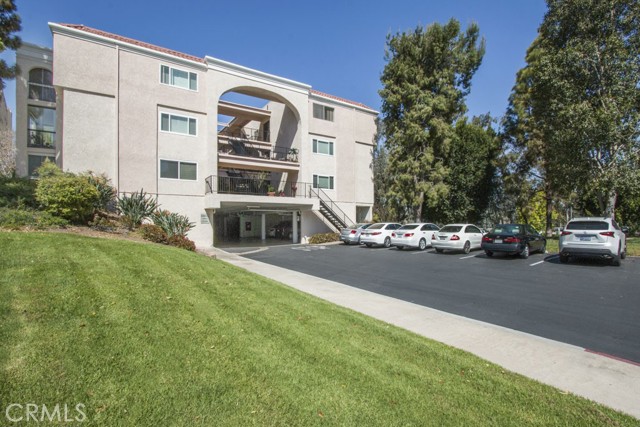 Detail Gallery Image 2 of 26 For 5500 Paseo Del Lago W 2f,  Laguna Woods,  CA 92637 - 2 Beds | 2 Baths