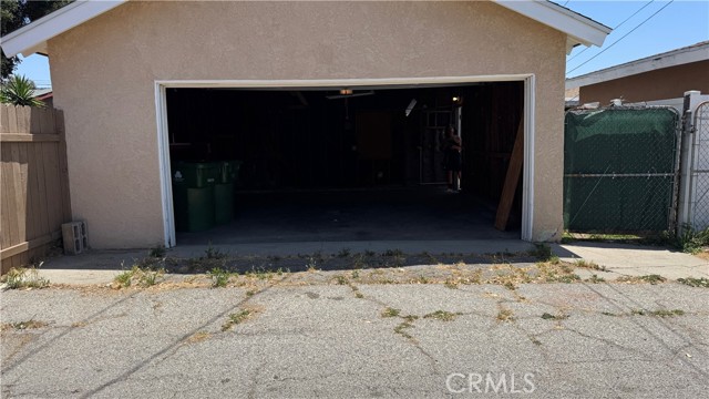 Detail Gallery Image 21 of 21 For 10523 Hayvenhurst Ave, Granada Hills,  CA 91344 - 4 Beds | 2 Baths
