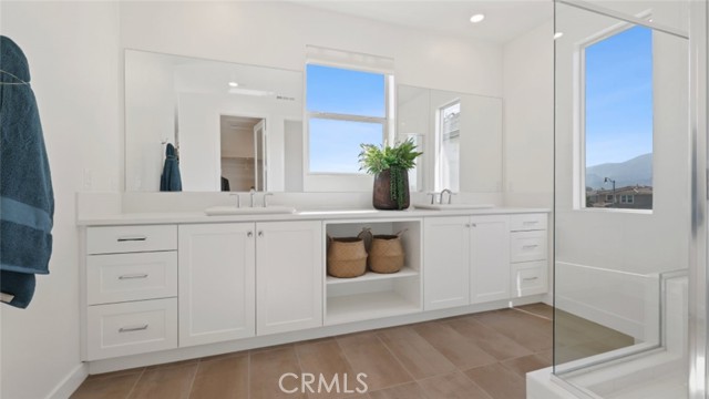 Detail Gallery Image 10 of 27 For 410 Checkerbloom Ln, Santa Paula,  CA 93060 - 4 Beds | 3/1 Baths