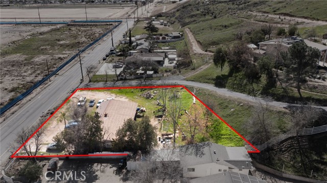 Detail Gallery Image 4 of 10 For 11178 Locust Ave, Bloomington,  CA 92316 - 3 Beds | 1 Baths