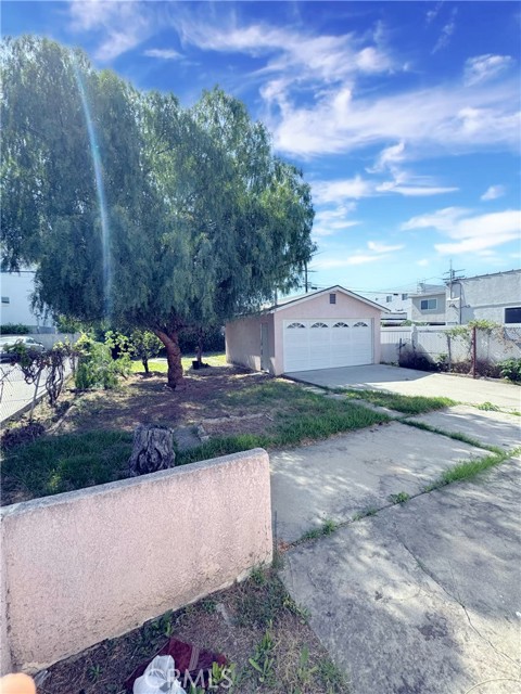 2046 S Ridgeley Drive, Los Angeles CA: https://media.crmls.org/medias/30baa276-23a3-4786-a25b-11039ea58c25.jpg
