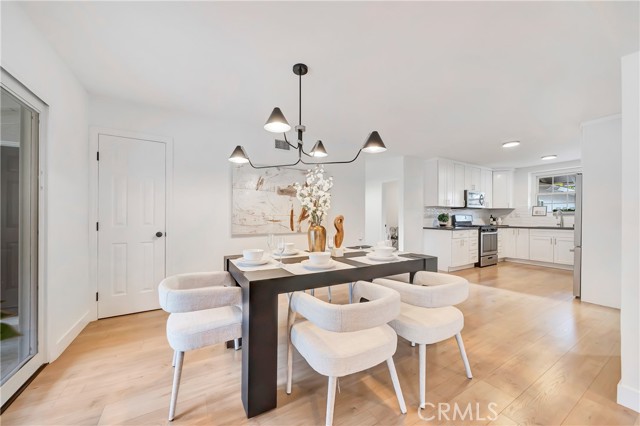 20742 Lull Street, Winnetka CA: https://media.crmls.org/medias/30baecf4-c7b2-44bc-b65c-39282e2c3f67.jpg