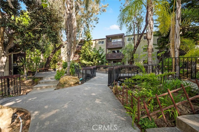 Detail Gallery Image 19 of 33 For 5860 Benner St #203,  Los Angeles,  CA 90042 - 2 Beds | 2 Baths