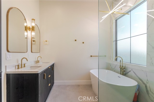 Detail Gallery Image 50 of 70 For 7714 Lasaine Ave, Northridge,  CA 91325 - 3 Beds | 4 Baths