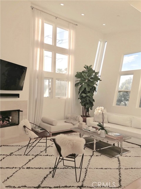502 Rosecrans Avenue, Manhattan Beach, California 90266, 2 Bedrooms Bedrooms, ,2 BathroomsBathrooms,Residential,Sold,Rosecrans,SB22066410
