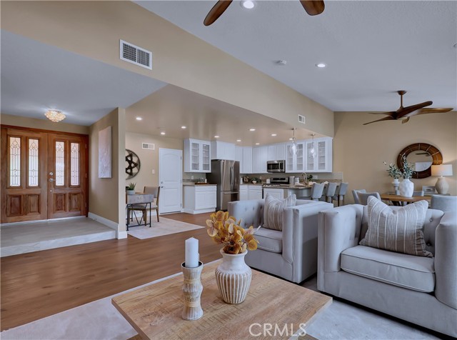 22182 Platino, Mission Viejo CA: https://media.crmls.org/medias/30bbfabb-26bf-454f-9ad2-fa027f42ce7c.jpg