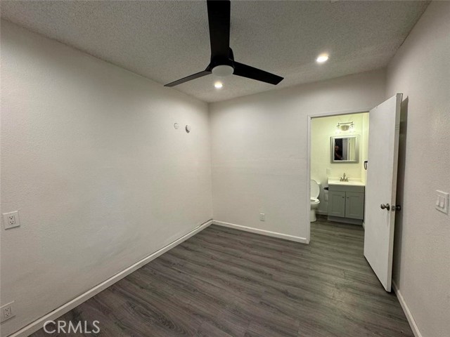 24389 La Glorita Circle, Newhall CA: https://media.crmls.org/medias/30bc36d2-ff45-4861-be96-c8929d2daf55.jpg