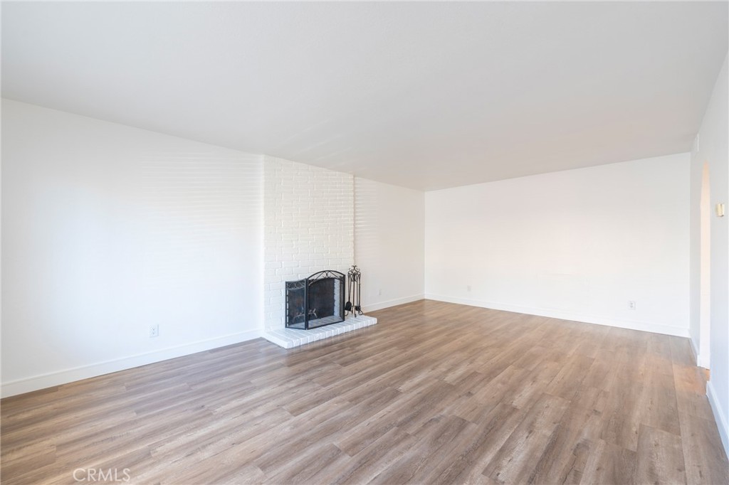 MLS #OC25273090 image #12