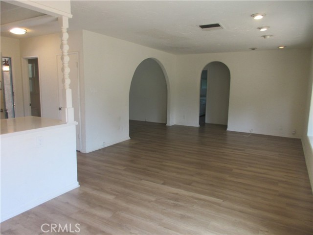 Detail Gallery Image 5 of 18 For 6446 Mclennan, Los Angeles,  CA 91406 - 3 Beds | 2 Baths