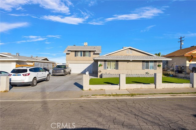 Detail Gallery Image 2 of 44 For 411 Mcbroom, Barstow,  CA 92311 - 3 Beds | 2 Baths