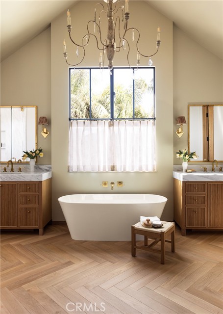 Image 25 of 31 For 2571 Vista