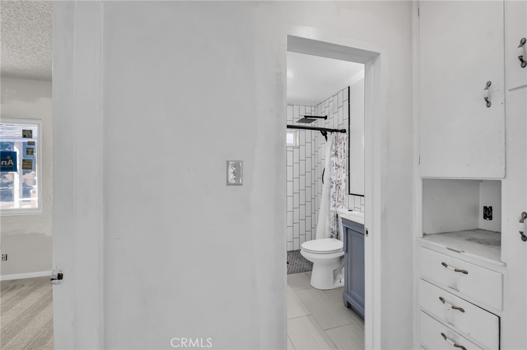 https://media.crmls.org/medias/30beb936-2d94-45c1-b8d2-51726de3b358.jpg?preset=X-Large