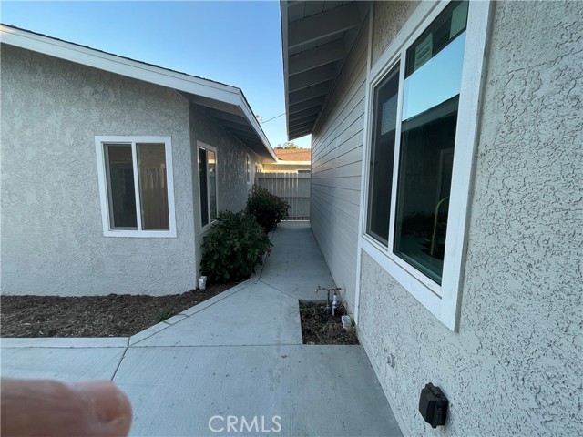 623 E Elm Street, Ontario CA: https://media.crmls.org/medias/30bf803f-50c6-4f0c-94c8-1340f1c6cc75.jpg