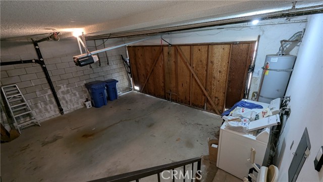 Detail Gallery Image 10 of 22 For 100 S Lucia Ave #1,  Redondo Beach,  CA 90277 - 3 Beds | 3 Baths