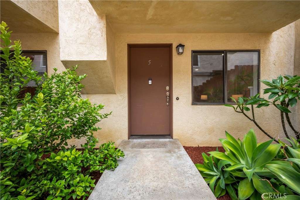 2061 Chatsworth - photo 5