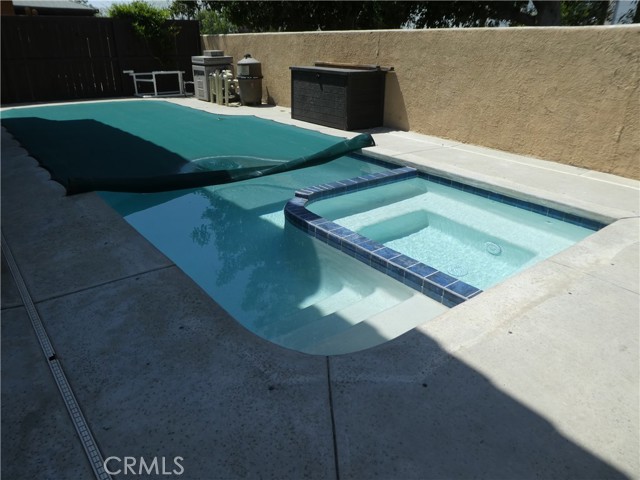Detail Gallery Image 11 of 12 For 15630 Coleen St, Fontana,  CA 92337 - 4 Beds | 2/1 Baths