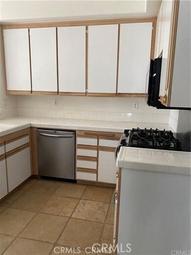 Detail Gallery Image 8 of 22 For 14 Hillgate, Aliso Viejo,  CA 92656 - 2 Beds | 2/1 Baths