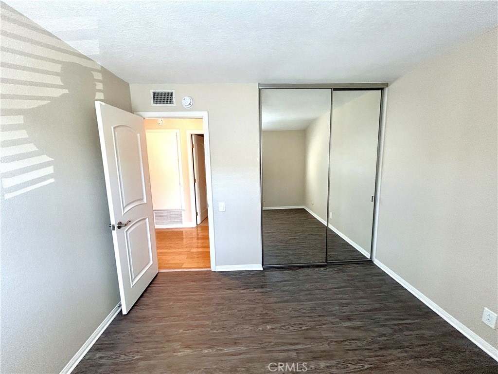 https://media.crmls.org/medias/30c2e492-207d-4a64-ab45-1bd447058110.jpg?preset=X-Large