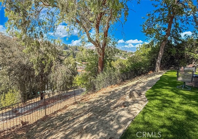 17547 Rushing Drive, Granada Hills CA: https://media.crmls.org/medias/30c2f558-4111-41c2-bdee-e076498c6fac.jpg