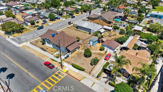 1099 W Congress Street, San Bernardino CA: https://media.crmls.org/medias/30c307be-c6d9-4e29-bf13-980a4bdbb0ee.jpg