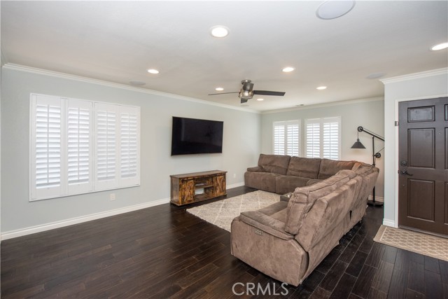 3498 Birchleaf Drive, Corona CA: https://media.crmls.org/medias/30c308fb-df9e-43e9-b9c1-083809363d22.jpg