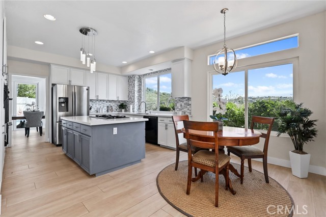 Detail Gallery Image 11 of 32 For 16 Deerfield Place, Trabuco Canyon,  CA 92679 - 5 Beds | 3 Baths