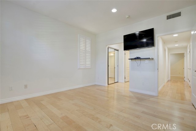 Detail Gallery Image 22 of 32 For 556 E Palm Ave #102,  Burbank,  CA 91501 - 3 Beds | 3 Baths