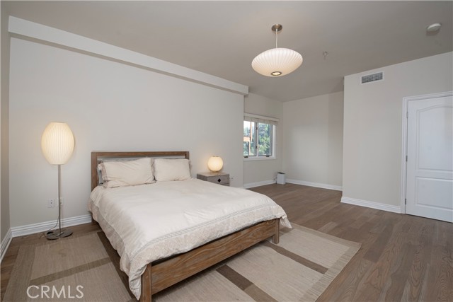 Detail Gallery Image 25 of 38 For 6432 Weidlake Dr, Los Angeles,  CA 90068 - 4 Beds | 3/1 Baths