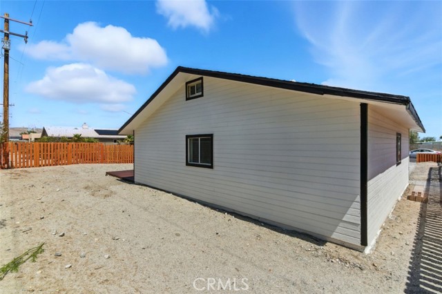 15872 Coral Street, Palm Springs CA: https://media.crmls.org/medias/30c45cb2-d248-411b-acf6-431b143dc401.jpg