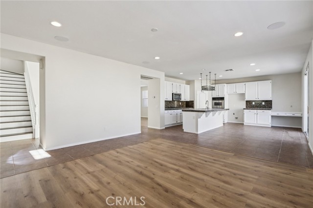 32684 Salvia Circle, Winchester CA: https://media.crmls.org/medias/30c48ed6-28d2-4a10-b56c-e4281e0c6445.jpg