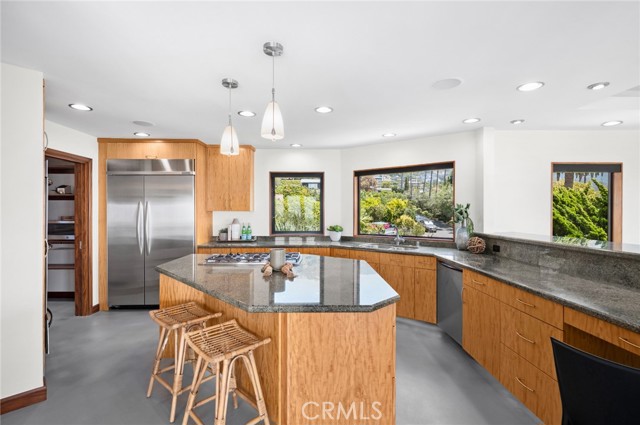 Detail Gallery Image 9 of 31 For 31532 Valido Rd, Laguna Beach,  CA 92651 - 4 Beds | 4/1 Baths