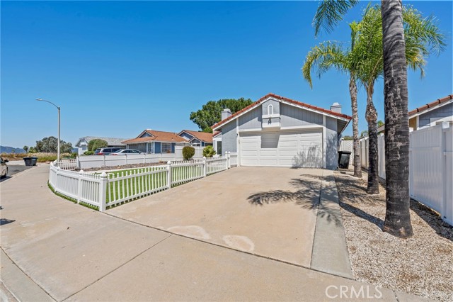 39427 Canyon Rim Circle, Temecula CA: https://media.crmls.org/medias/30c587c9-3399-41d2-883e-4f8780ab4145.jpg