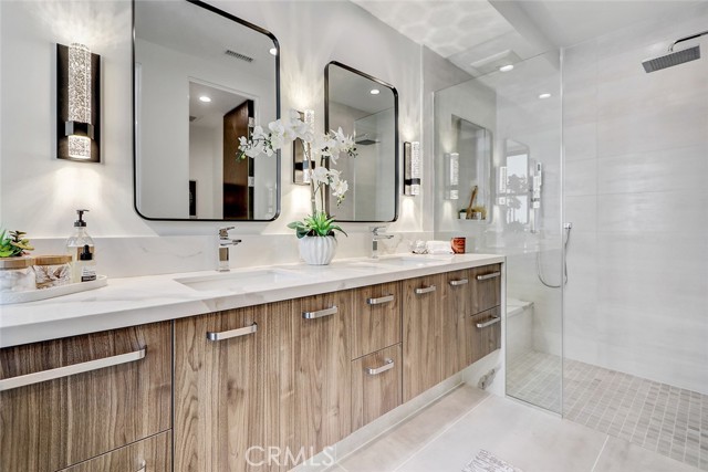 Detail Gallery Image 38 of 44 For 2005 Mathews Ave a,  Redondo Beach,  CA 90278 - 4 Beds | 5 Baths