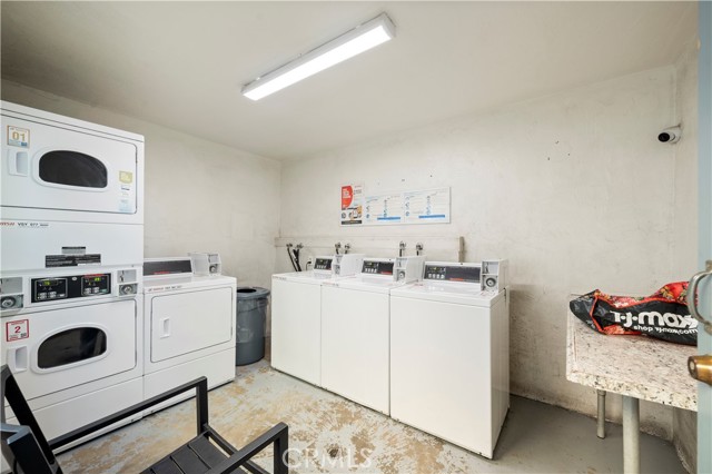 Detail Gallery Image 11 of 13 For 21800 Schoenborn St #215,  Canoga Park,  CA 91304 - 1 Beds | 1 Baths