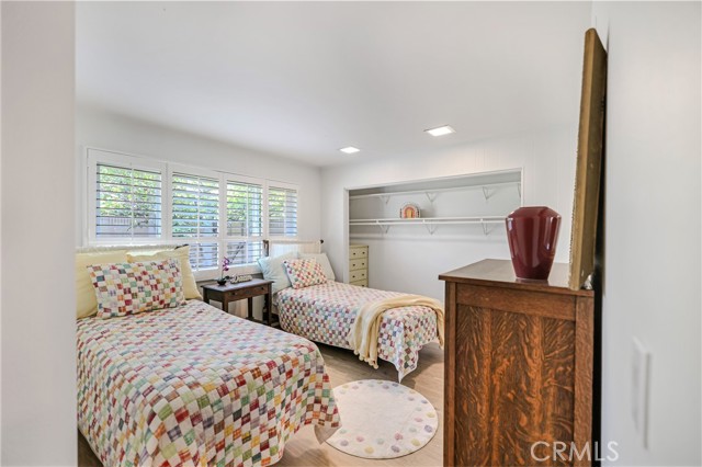 Image 28 of 61 For 14242 Clarissa Lane