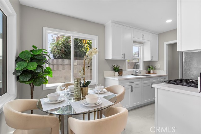 Detail Gallery Image 4 of 20 For 4104 East San Luis, Compton,  CA 90221 - 2 Beds | 2 Baths