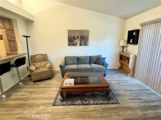 Detail Gallery Image 4 of 18 For 5500 Lindley Ave #207,  Encino,  CA 91316 - 1 Beds | 1 Baths